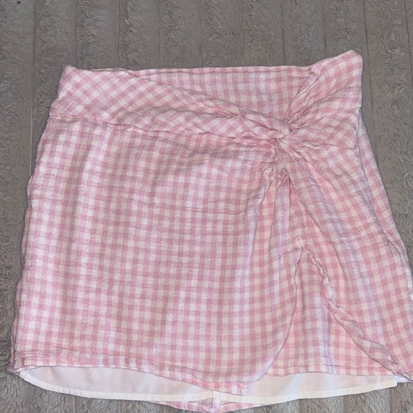 Hollister Dresses & Skirts - Hollister  Ultra High Rise Pink Gingham Tie-Front Women's Skirt Size M🌸